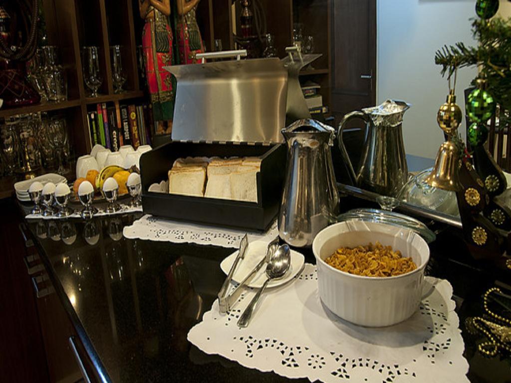 Red Maple Bed & Breakfast New Delhi Exterior photo
