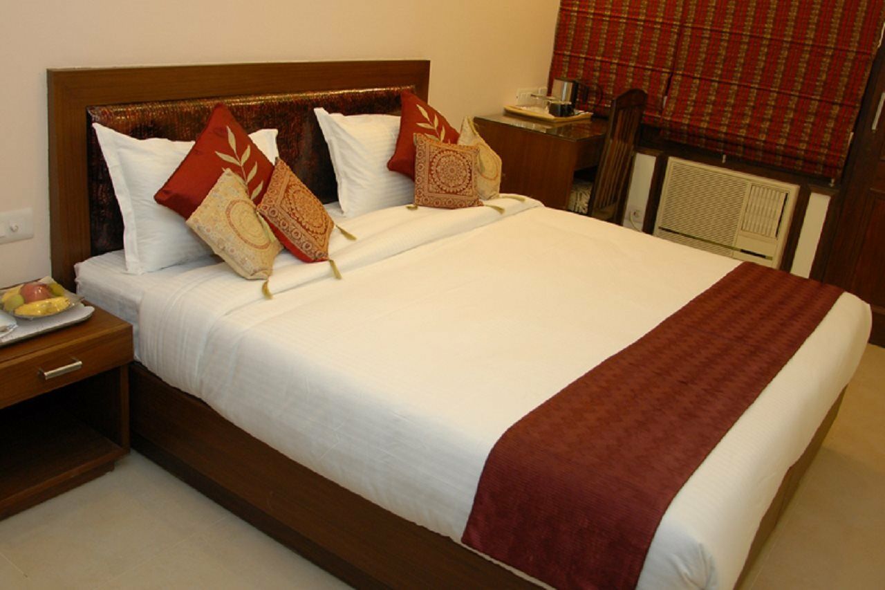 Red Maple Bed & Breakfast New Delhi Exterior photo